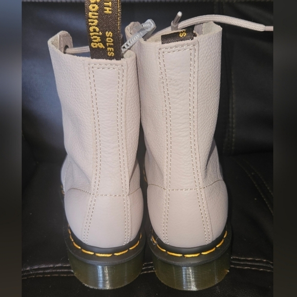 Dr. Martens 1460 Pascal Virginia Leather Lace Up Boots 'Vintage Taupe' size 6 - Picture 10 of 16